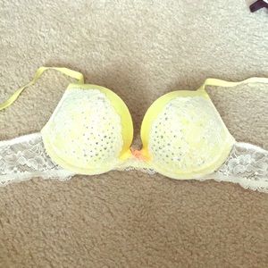 Victoria’s Secret bra